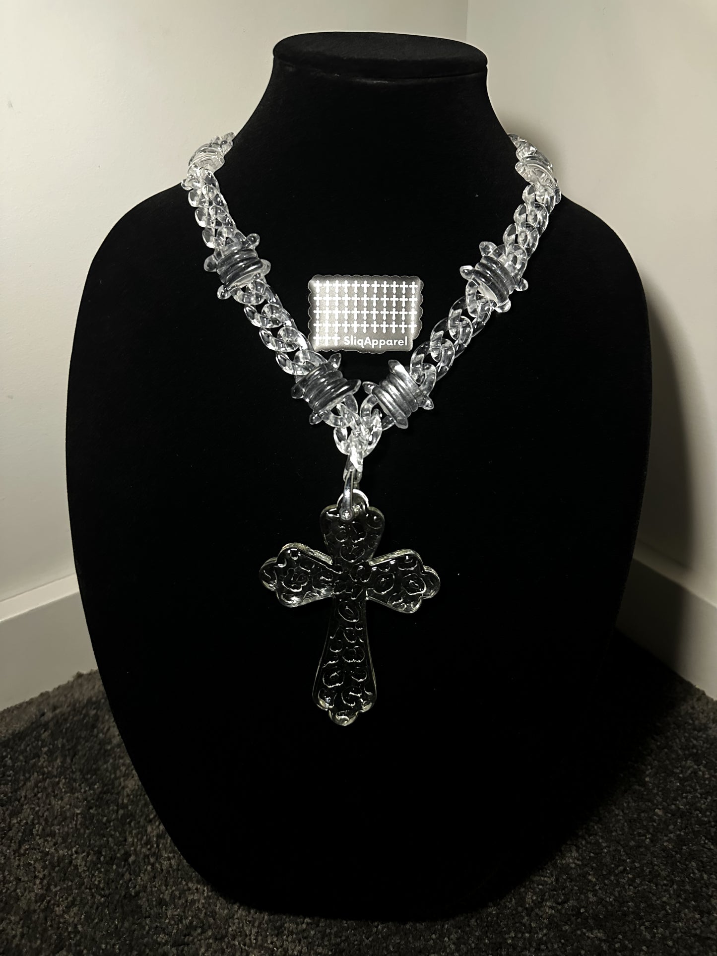 Frosted Barb Cröss Linked Chain